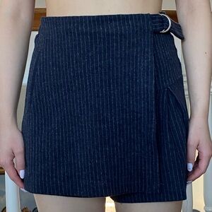Zara Fall Winter Gray Grey Pinstripe Navy Blue Bermuda Skort Girl's Size 11-12